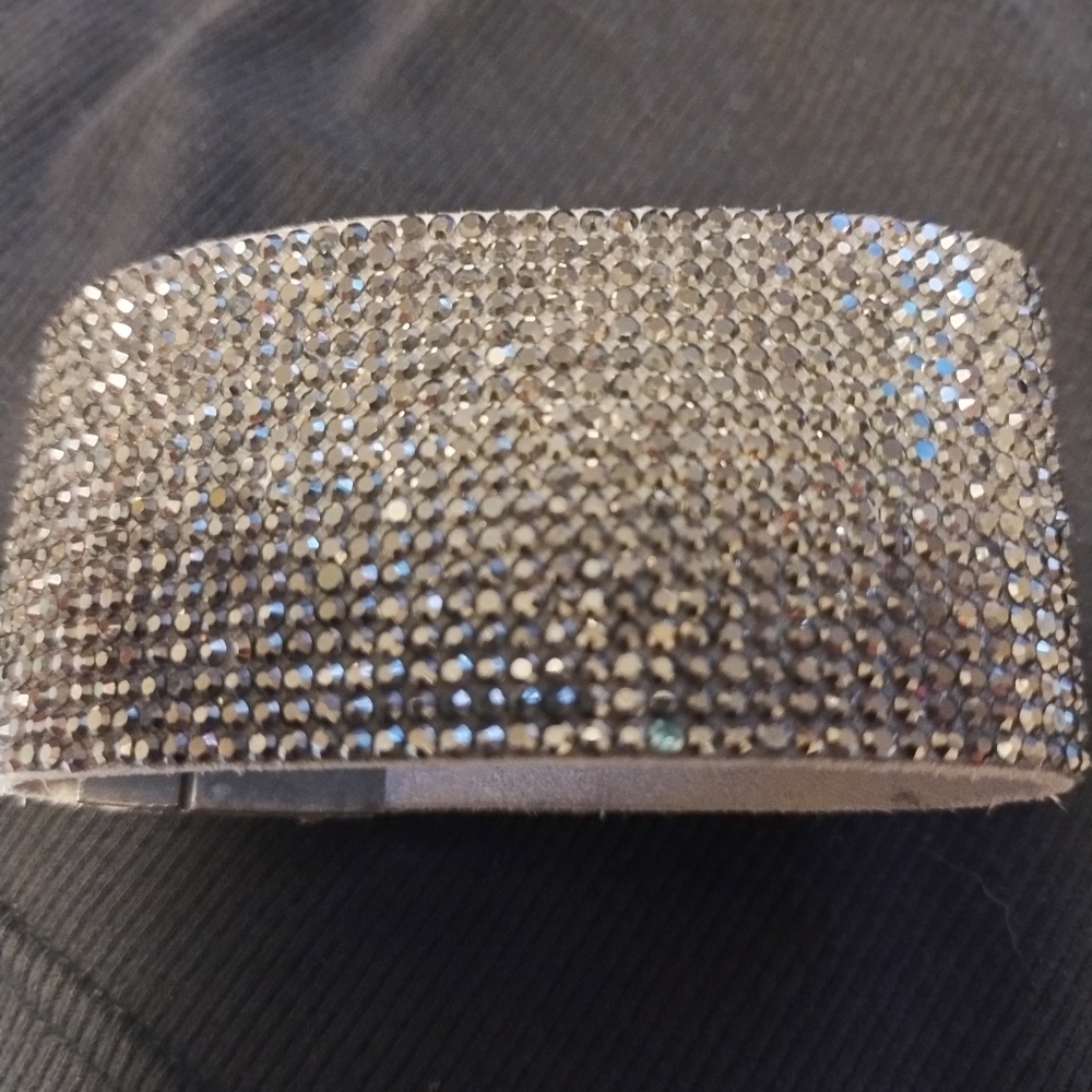 Two sparkly roll on cuff bracelets - Picture 8 of 9